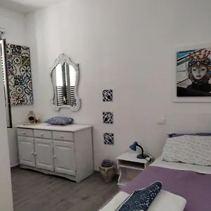 Casetta Blu Mondello Zona Partanna Appartamento